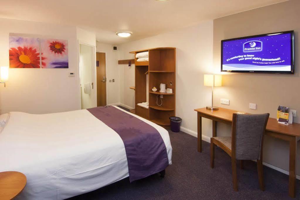 Premier Inn Chelmsford Exterior foto