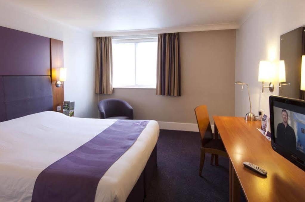Premier Inn Chelmsford Exterior foto